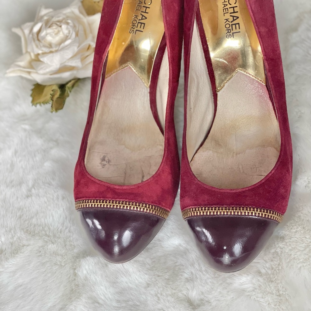MICHAEL KORS LEATHER-SUEDE RED BURGUNDY 3 3/4” ROUND TOE HEELS w/Brass hardware - Picture 3 of 11